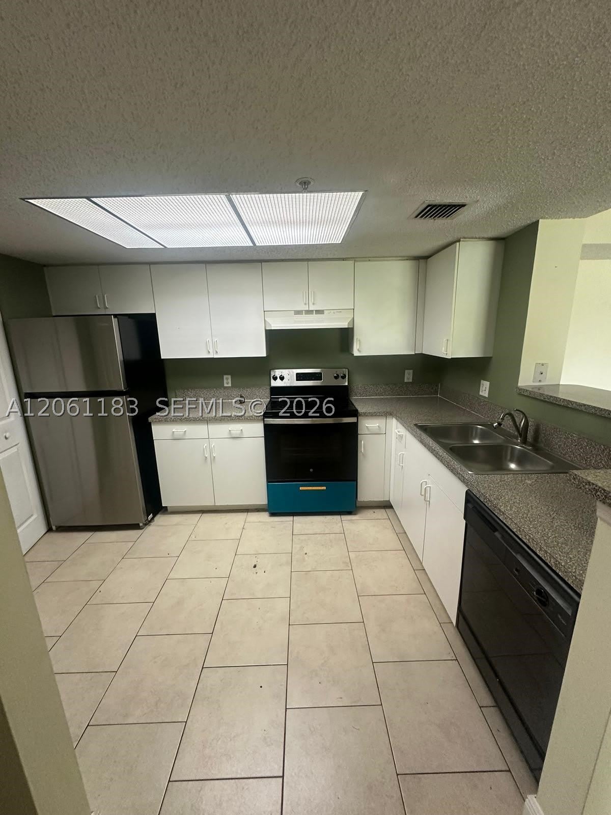 5005 Wiles Rd – photo 4