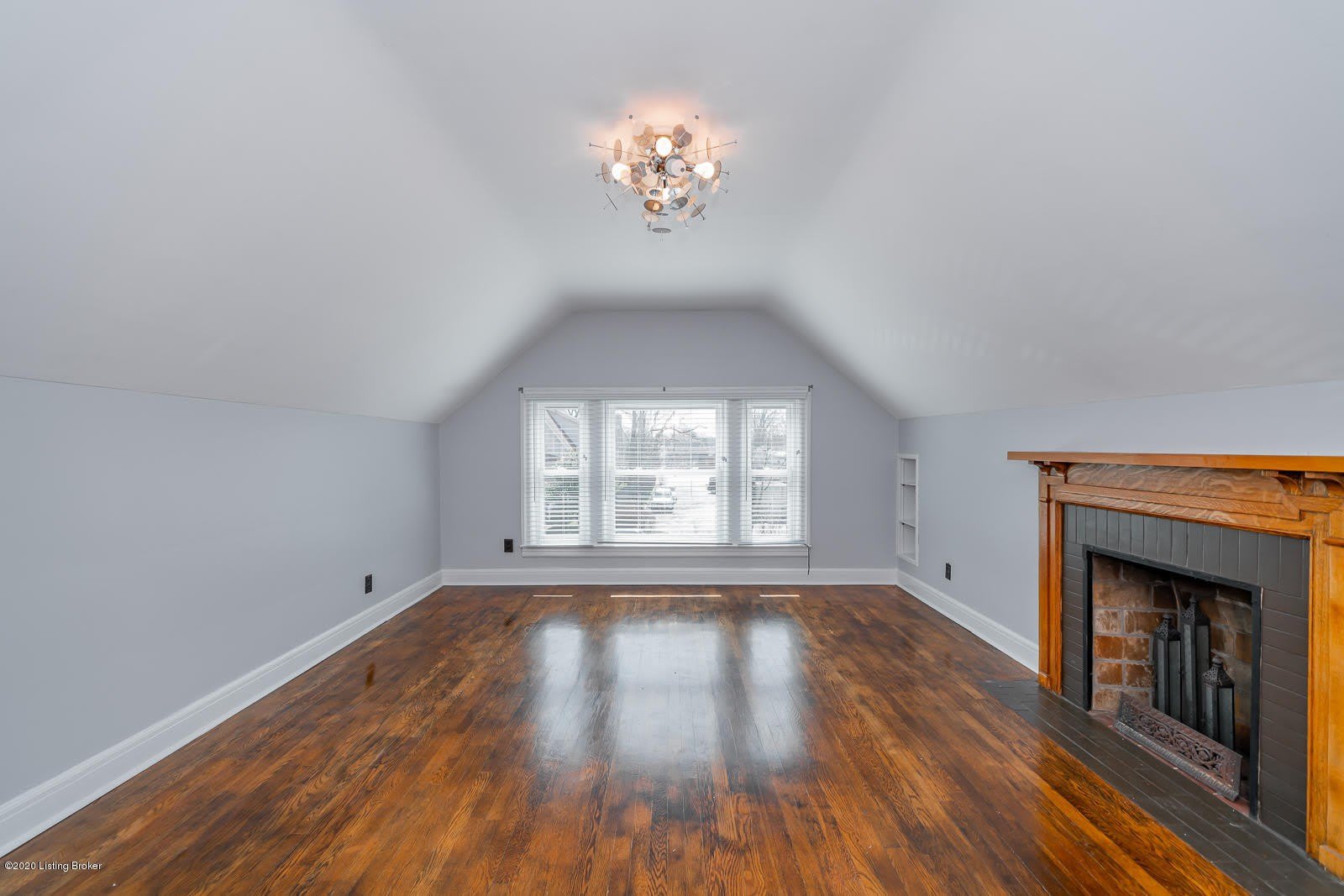 2011 Woodbourne Ave – photo 3