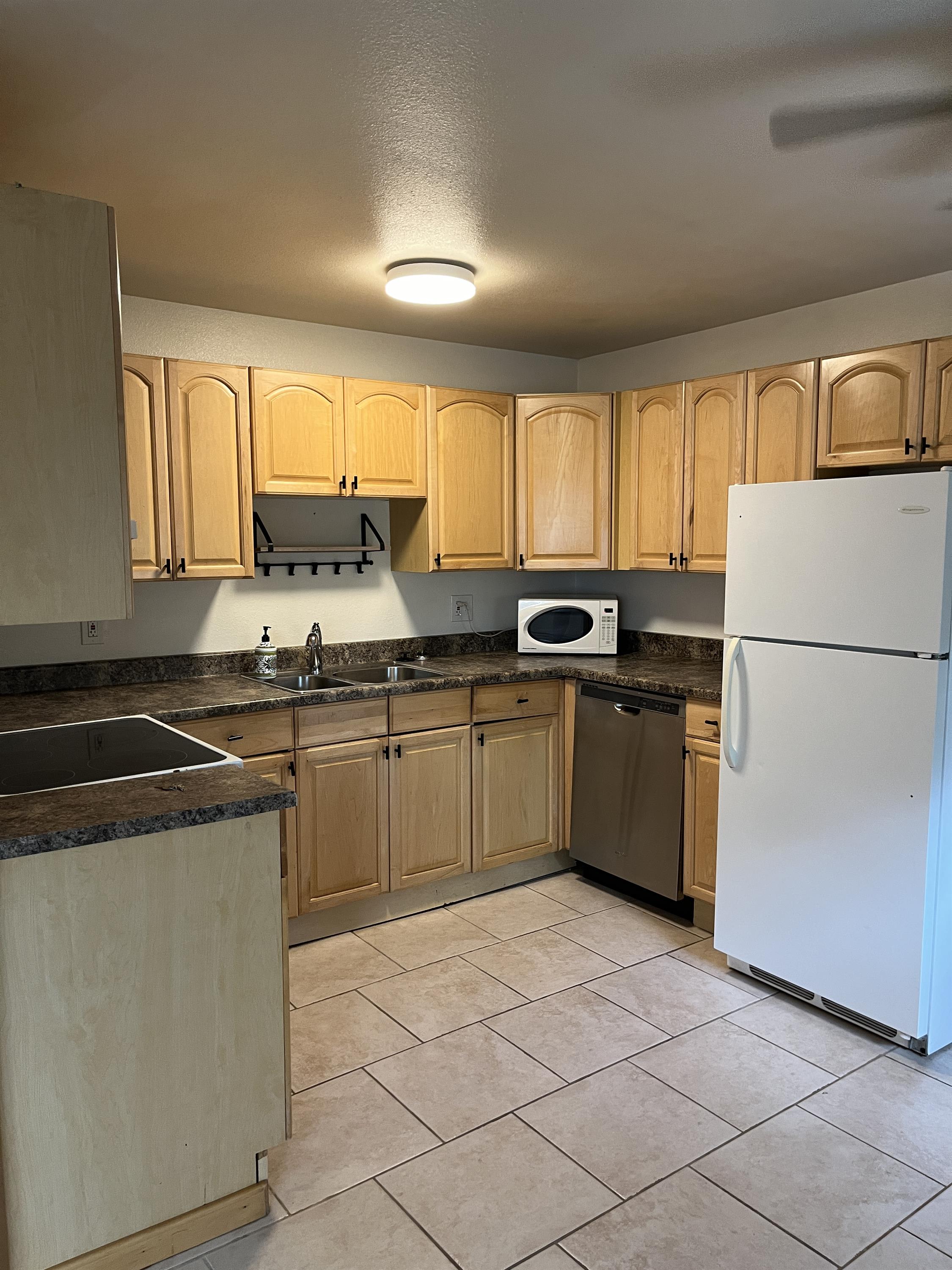643 Swenson Ave 6 6 – photo 4