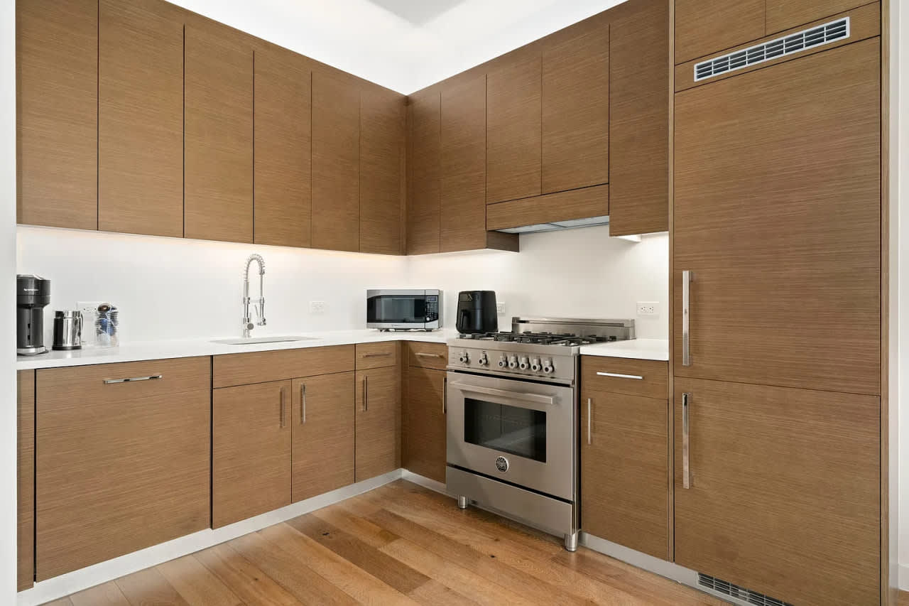 326 Lexington Ave Apt 22A – photo 3