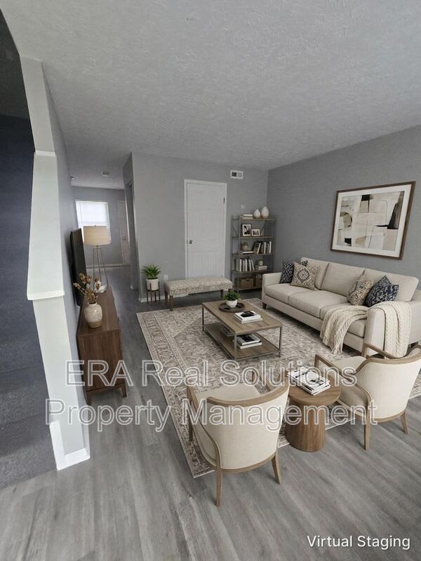 2556 Sandbury Blvd – photo 1