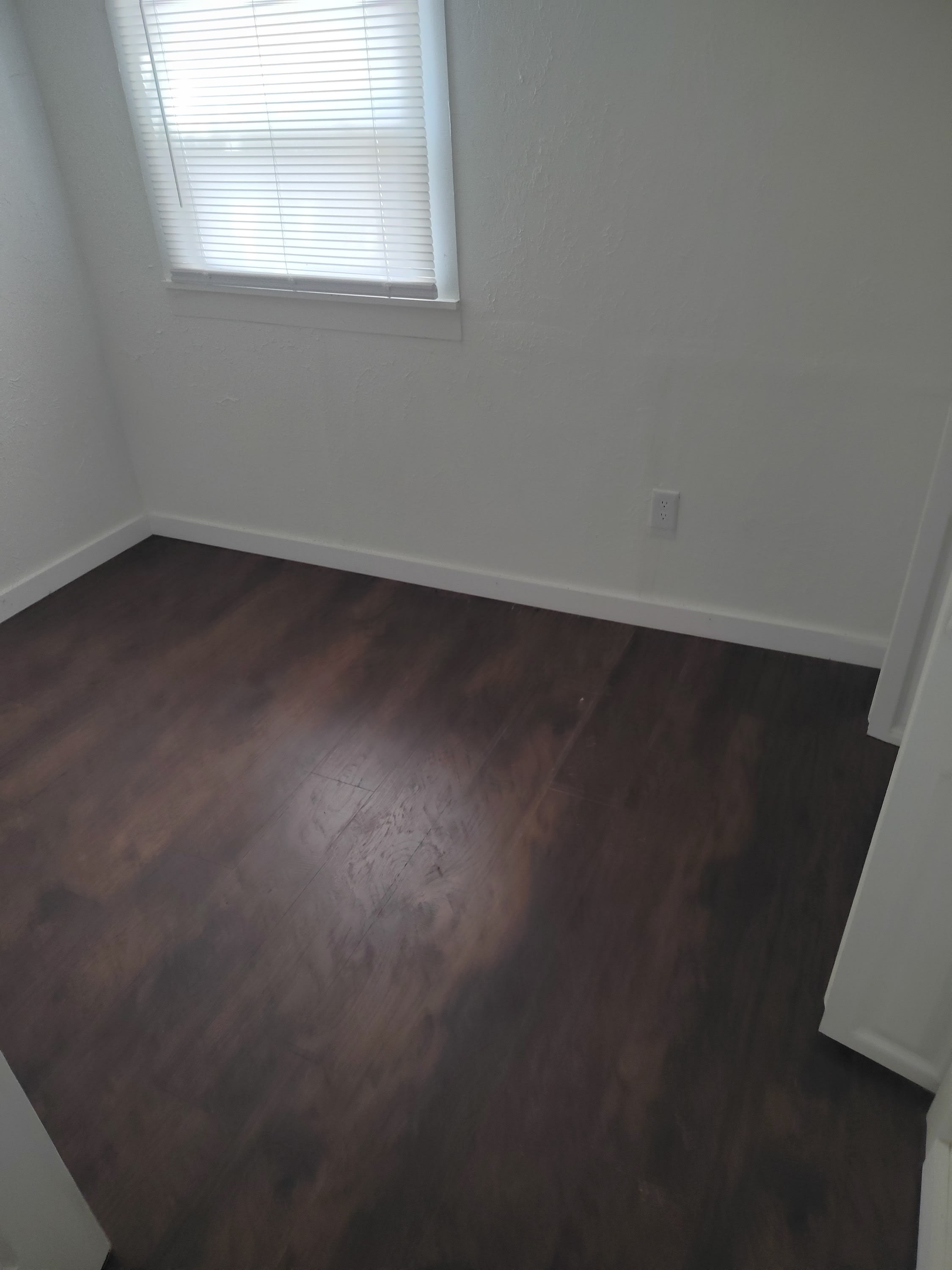 607 W. Apache St. – photo 4