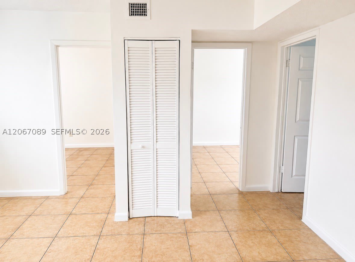 272 SW 3rd St – photo 4