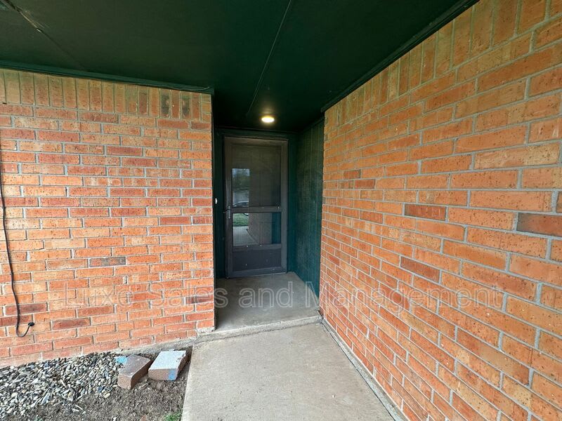 813 N Eagle Ln – photo 4