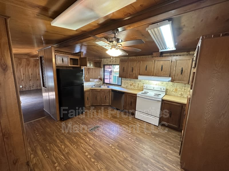 10251 Shadow Wood Cir – photo 5