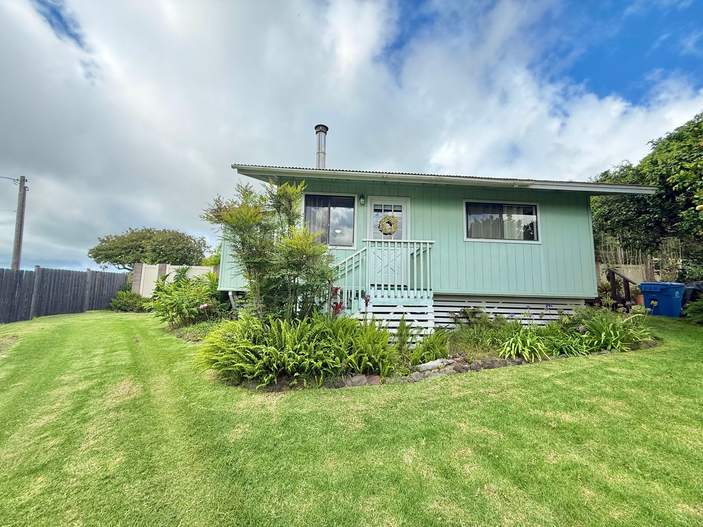Partially Furnished 2-Bedroom / 1-Bathroom Cottage in Kula! – photo 1