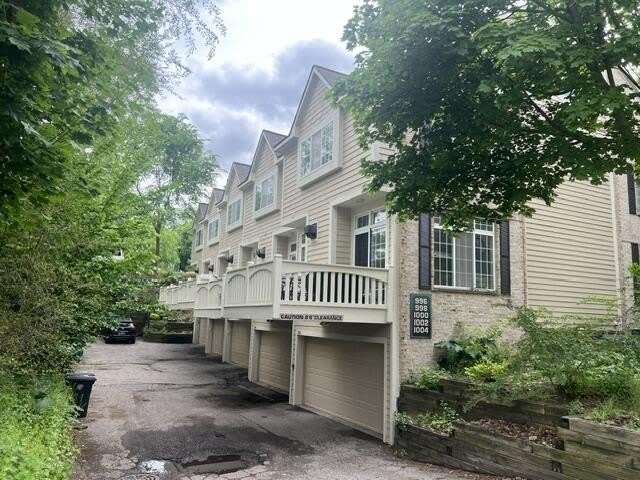 998 Catherine Street – photo 1