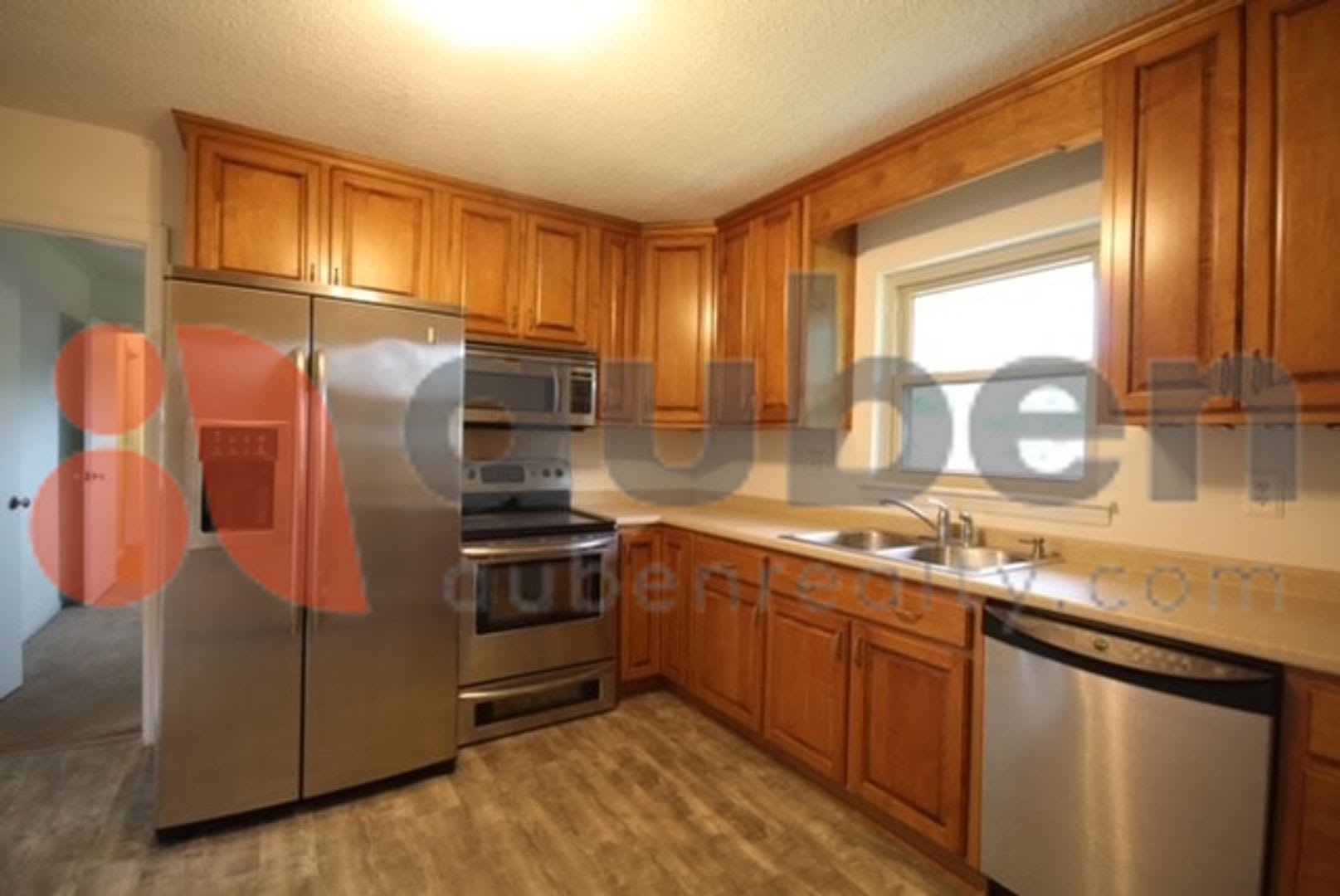 3 Bedroom Home in East Ridge with Fenced Yard! – photo 4