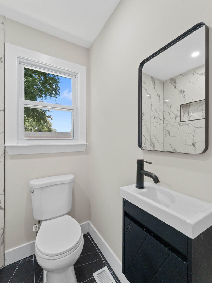 Newly Renovated 4-Bedroom, 2-Bath Home for Rent in Magnolia – photo 4