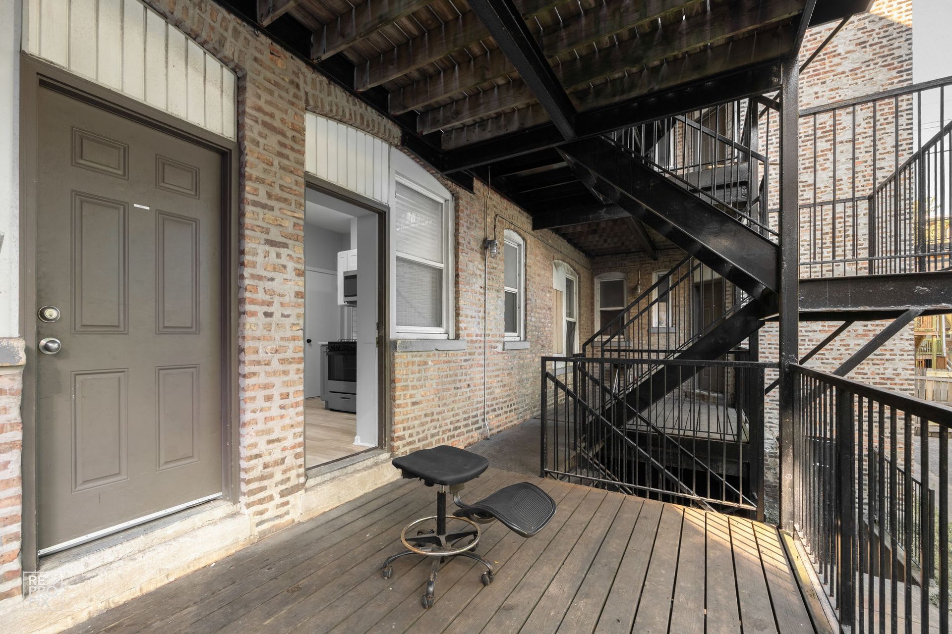 2439 W Byron Street – photo 3