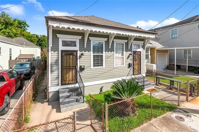 2411 S SARATOGA Street – photo 1