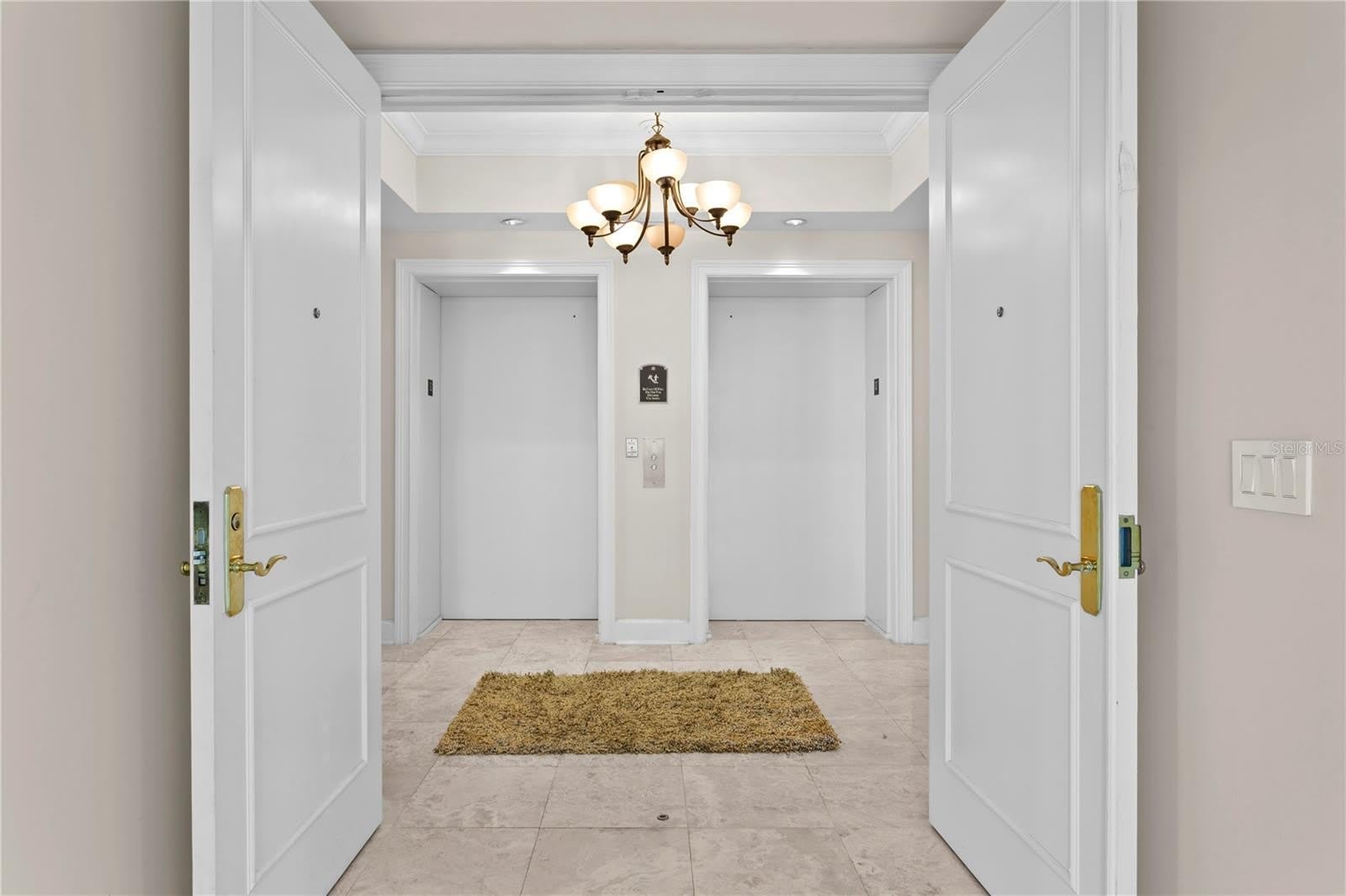 300 BEACH Drive NE – photo 2