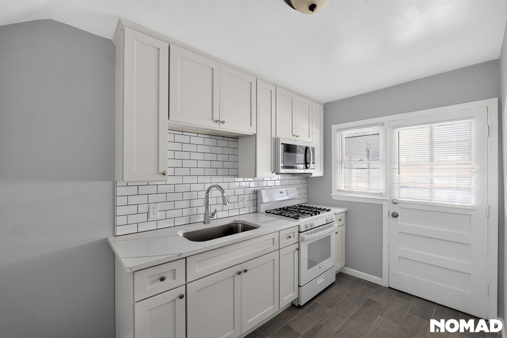 Charming 3Br Townhome In Middle River – photo 4