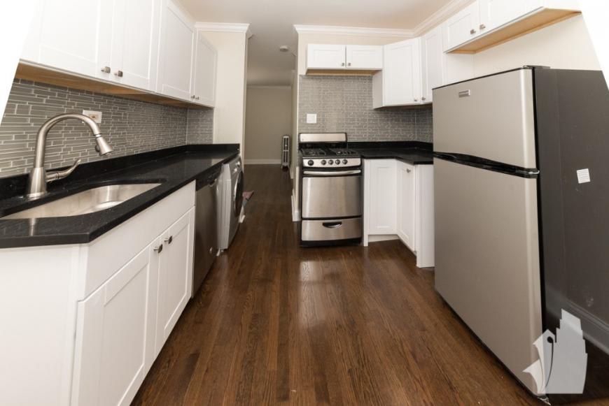 2537 N Seminary – photo 1