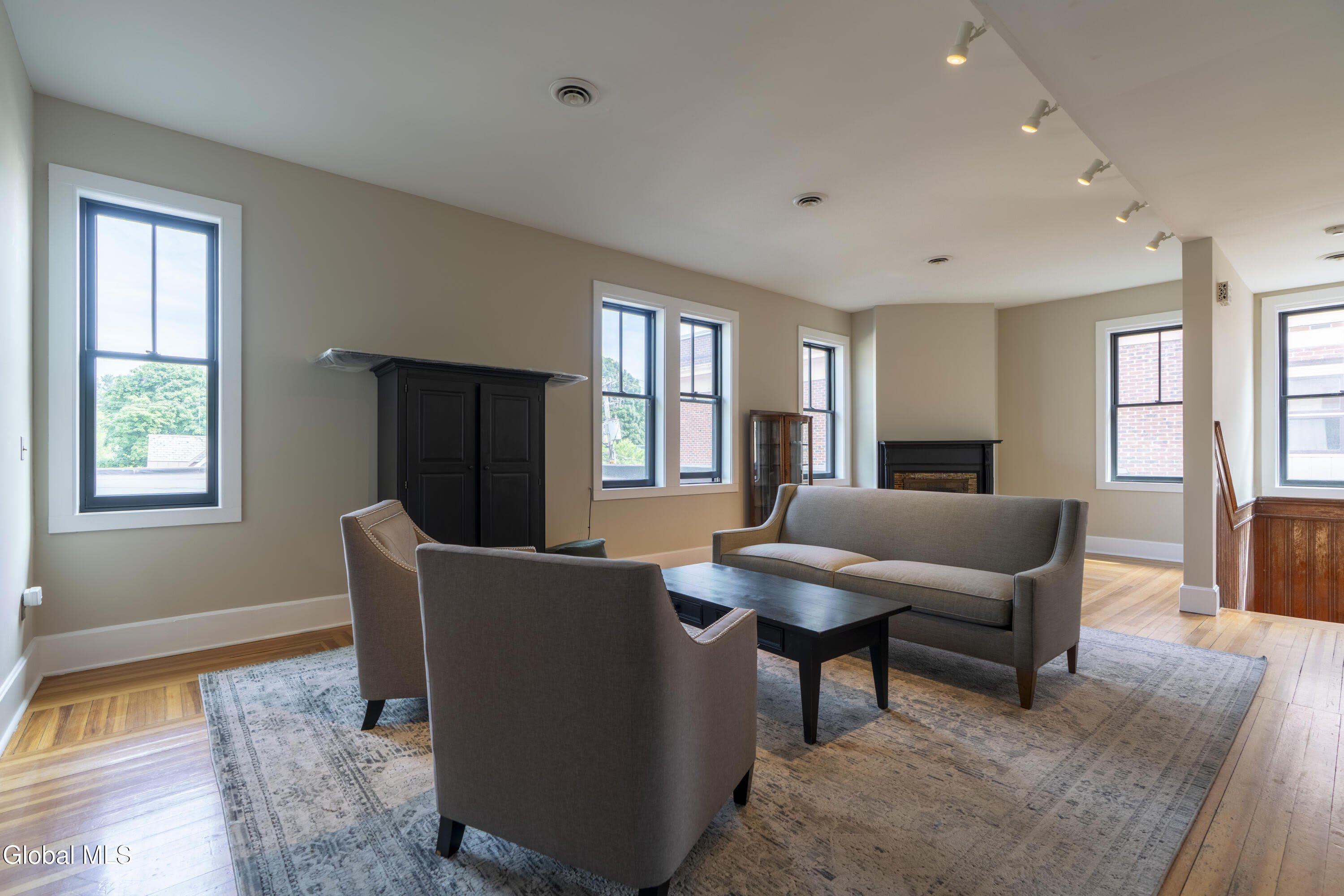 153 Regent Street – photo 4