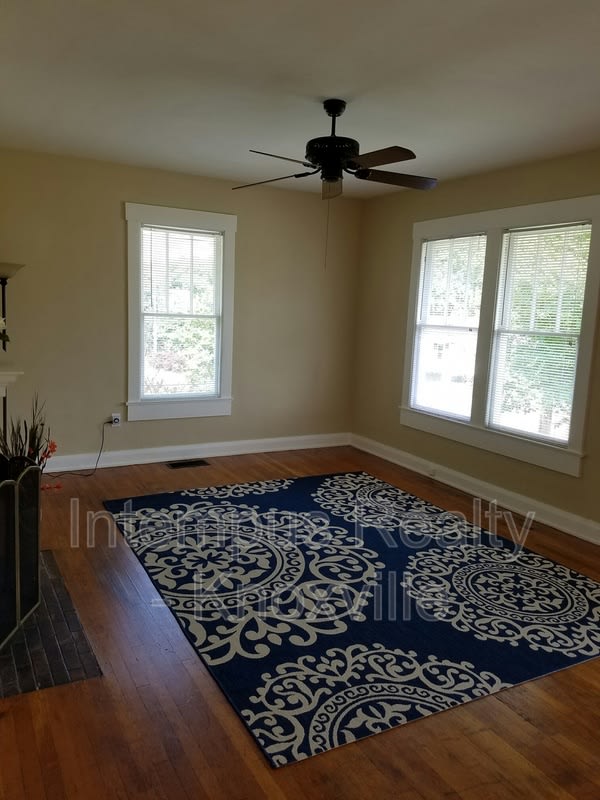 1900 Nickerson Ave – photo 3