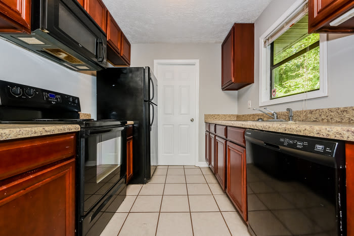 999 Fairview Road – photo 5