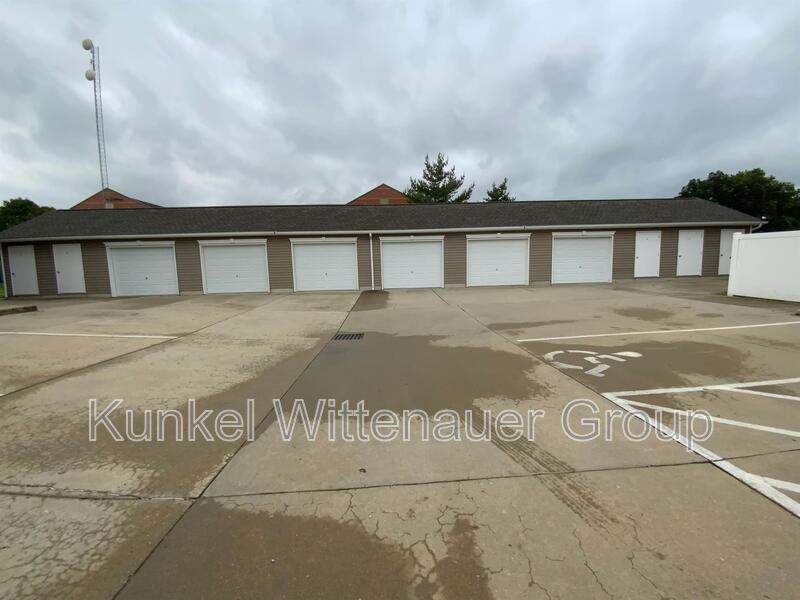 704 F Fountain View – photo 2