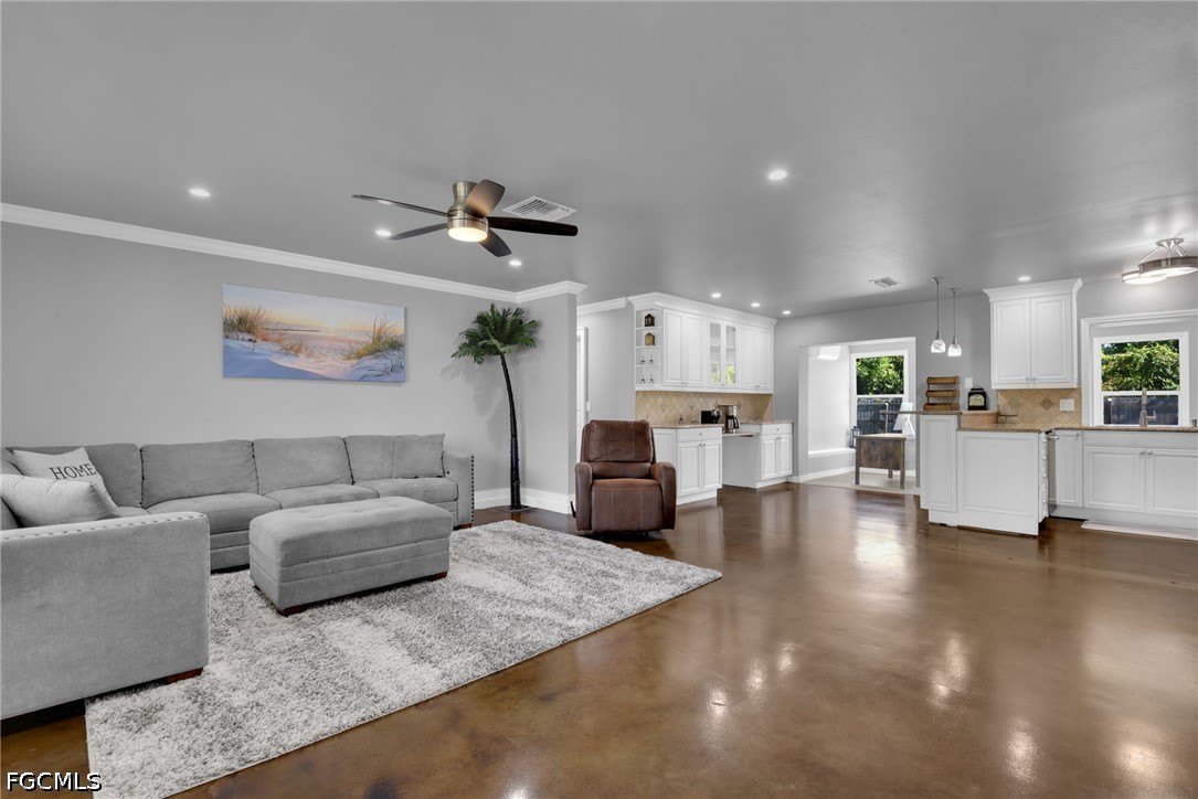 2413 Dover Avenue – photo 3