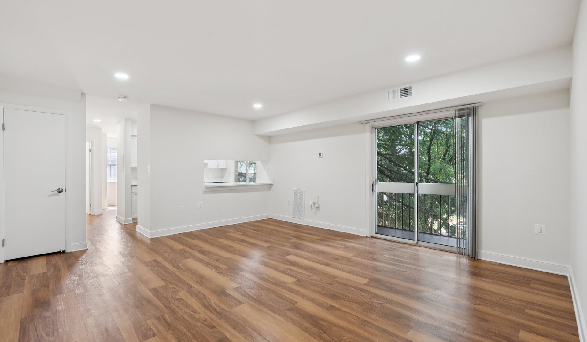 Foxchase Apartments – photo 2