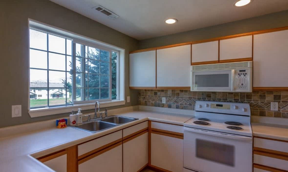 2940 West Villard Street – photo 1