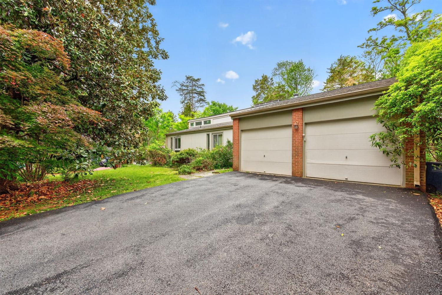 9404 Woodington Drive – photo 3