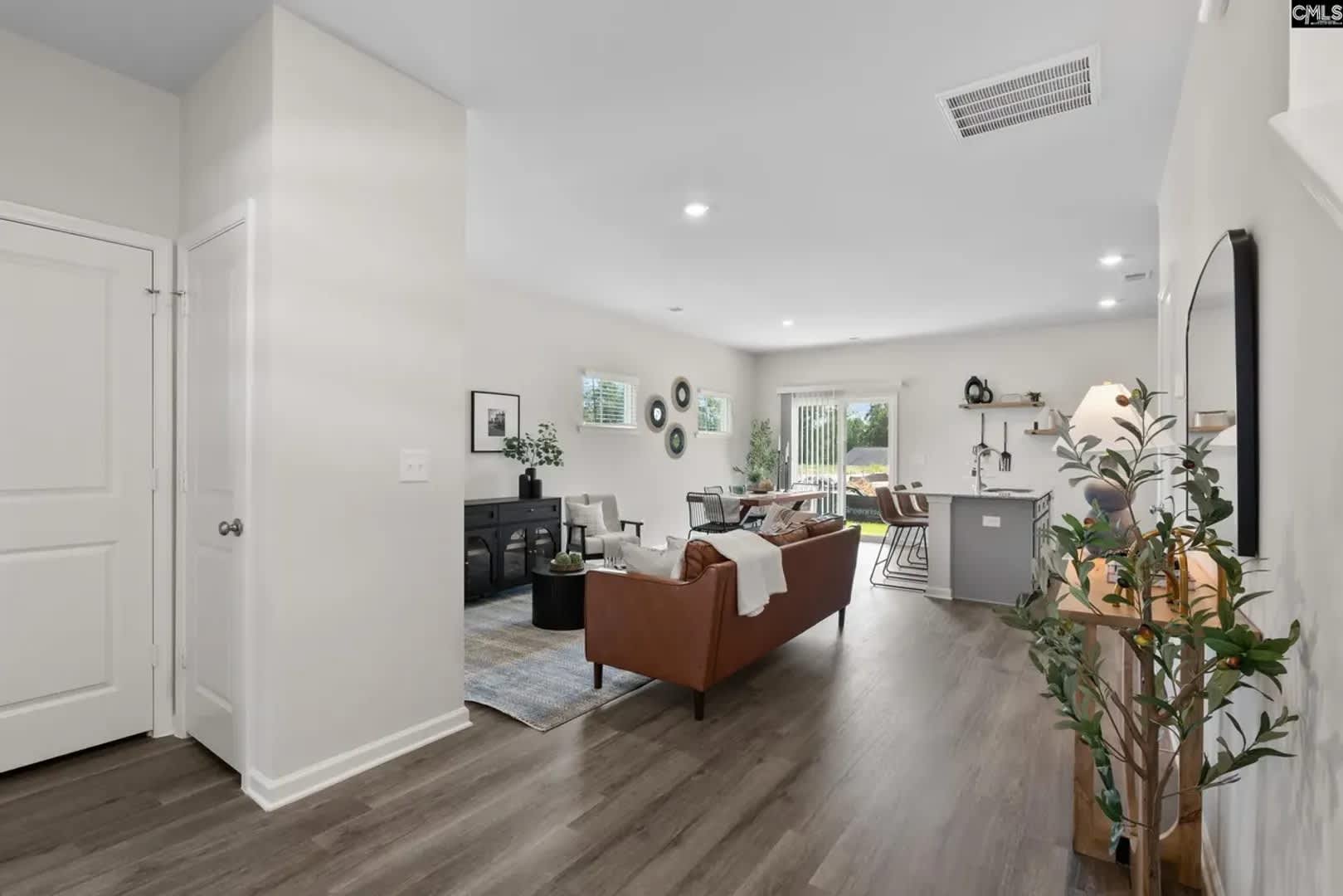 Beautiful 3-Bedroom 2.5 Bath Harbison Grove Community – photo 2