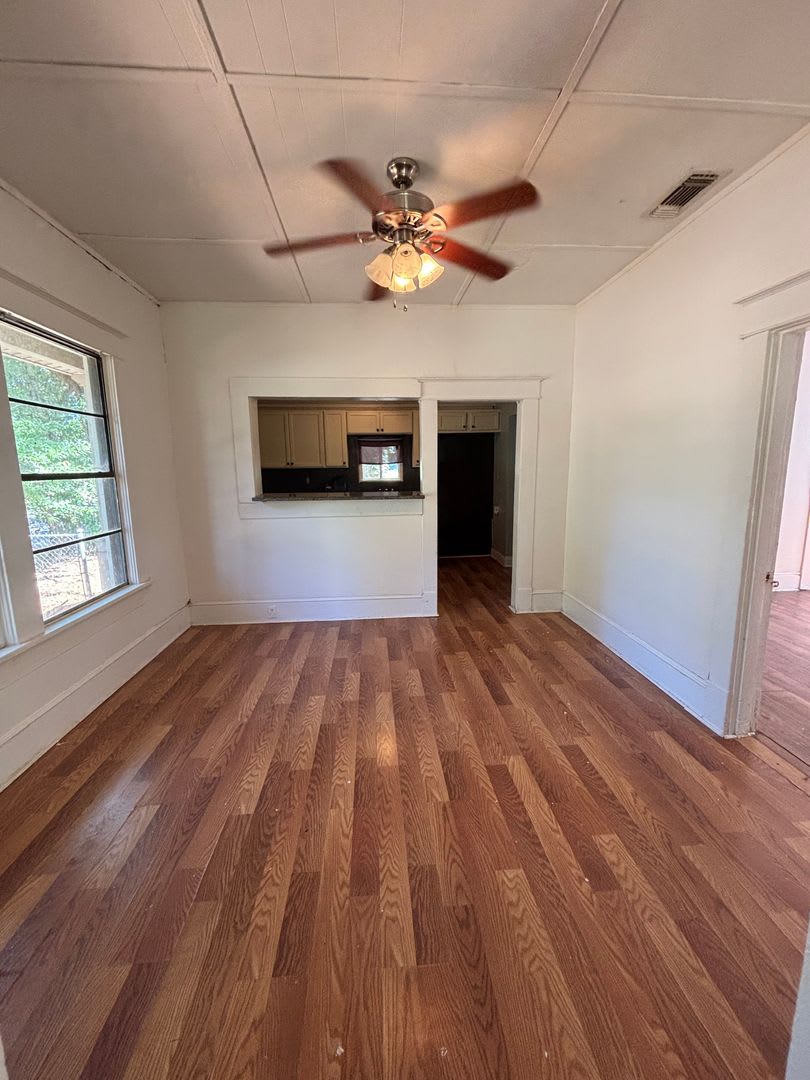 Spacious 2 Bedroom Home – photo 3