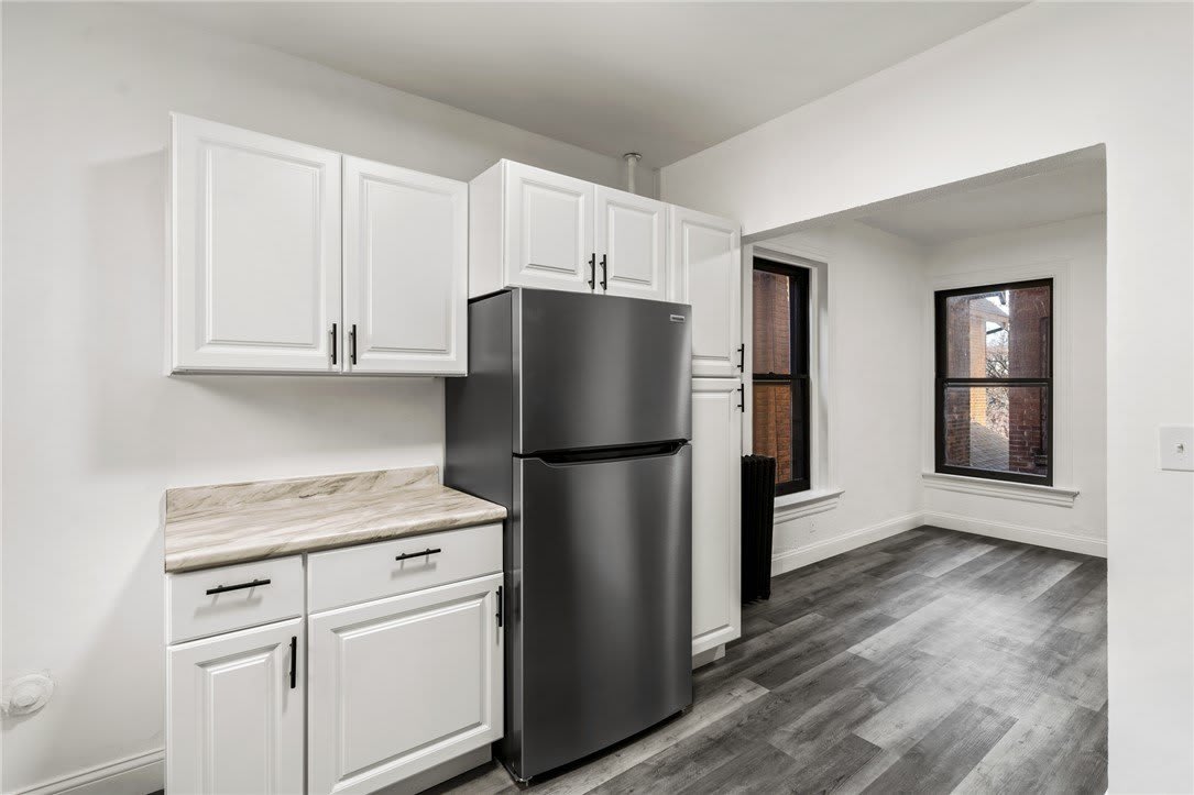 408 E 6th Street – photo 2