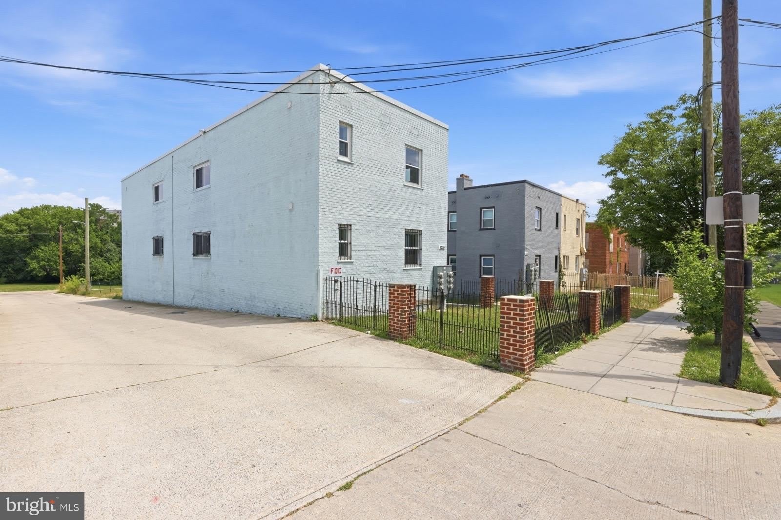 4230 6Th Street Se – photo 3