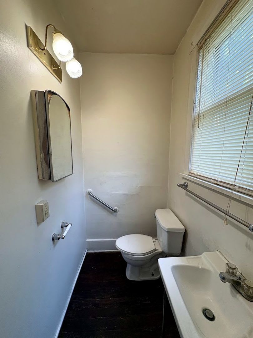 Two bedroom one bathroom home for rent – photo 4