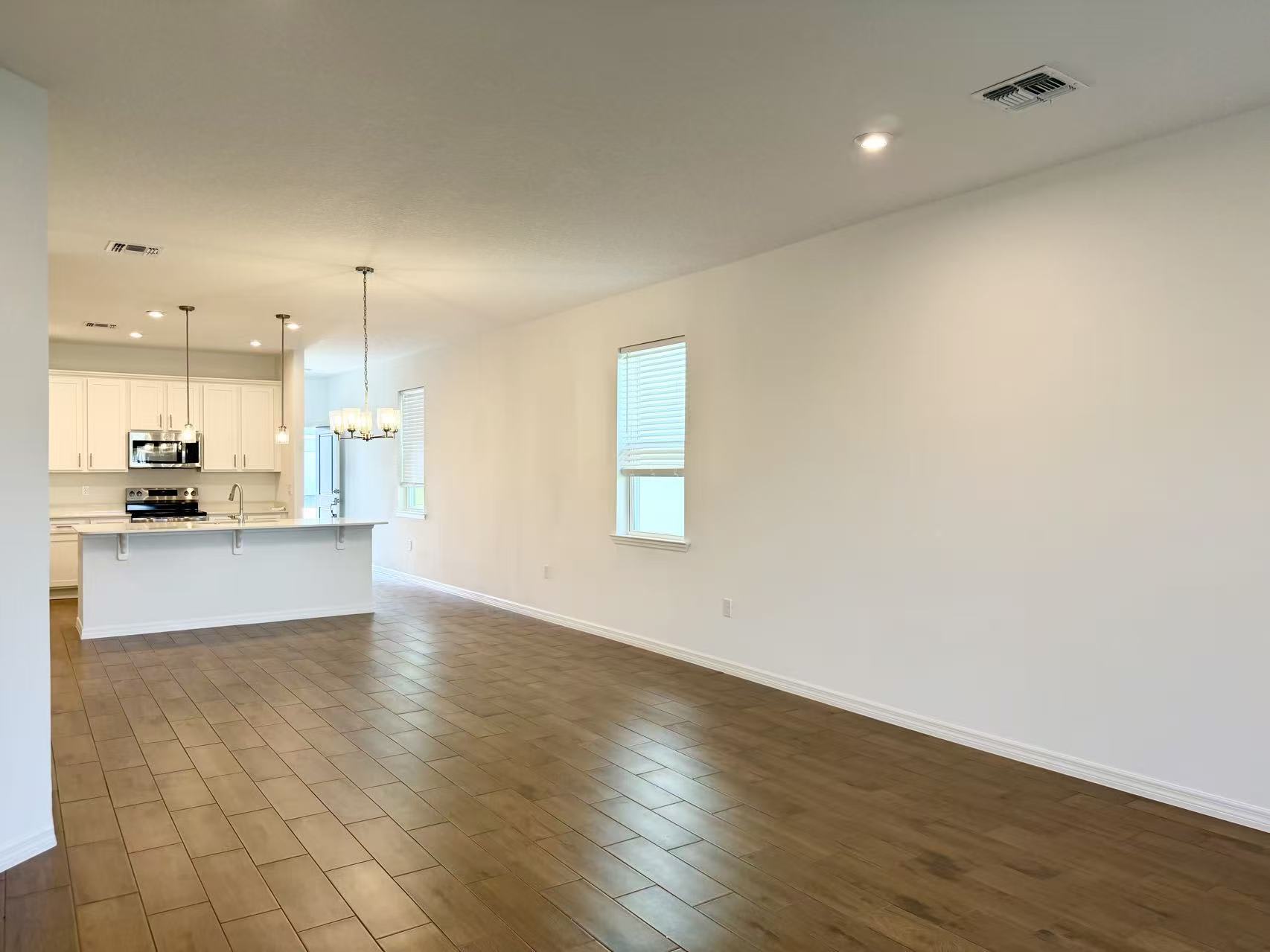 826 Castleford Avenue Northeast – photo 5