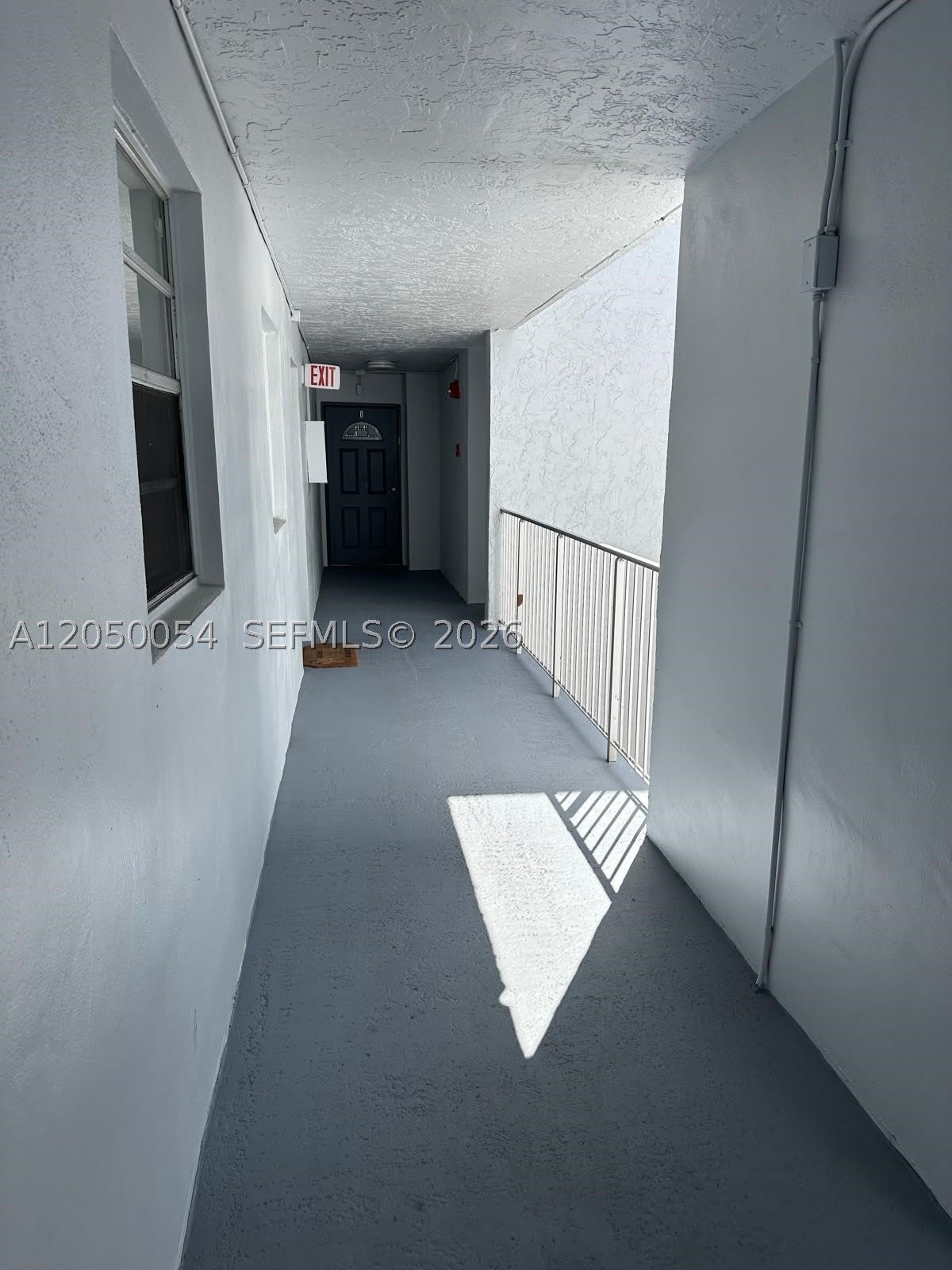 9410 Live Oak Pl – photo 5