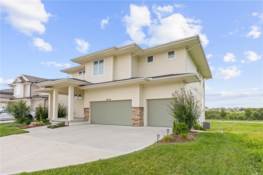 18228 Earnshaw Street – photo 2