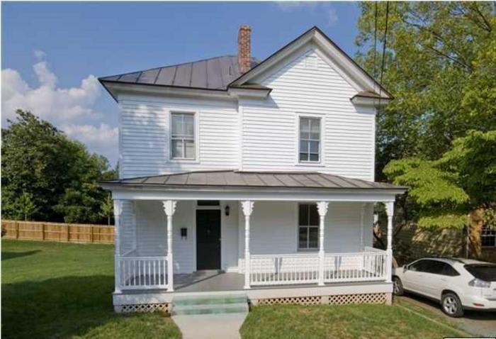 Charming downtown Charlottesville home on Little High St! – photo 1