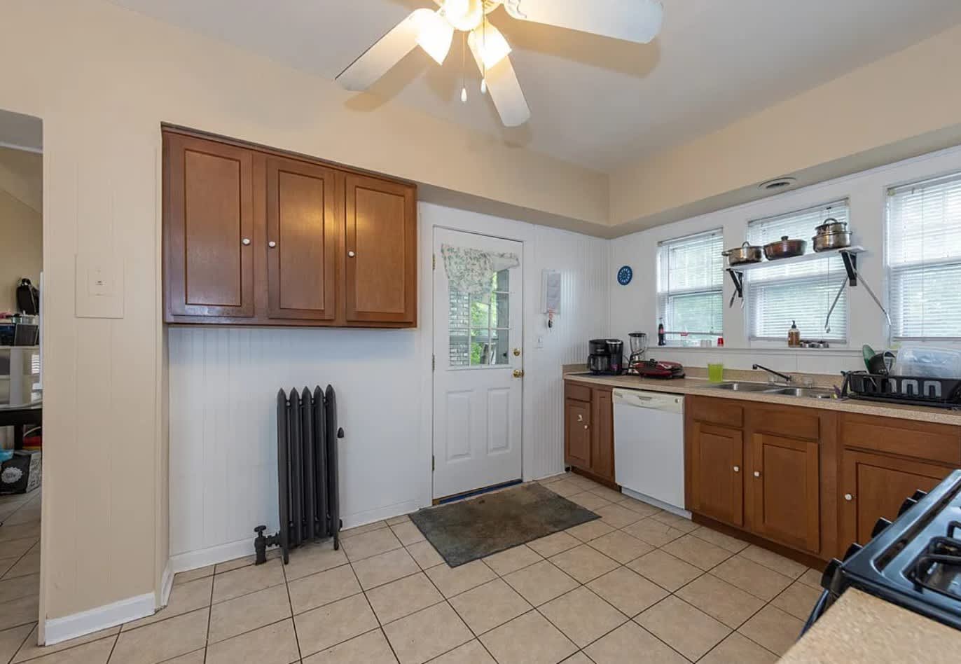 2460 Euclid Heights Boulevard – photo 5