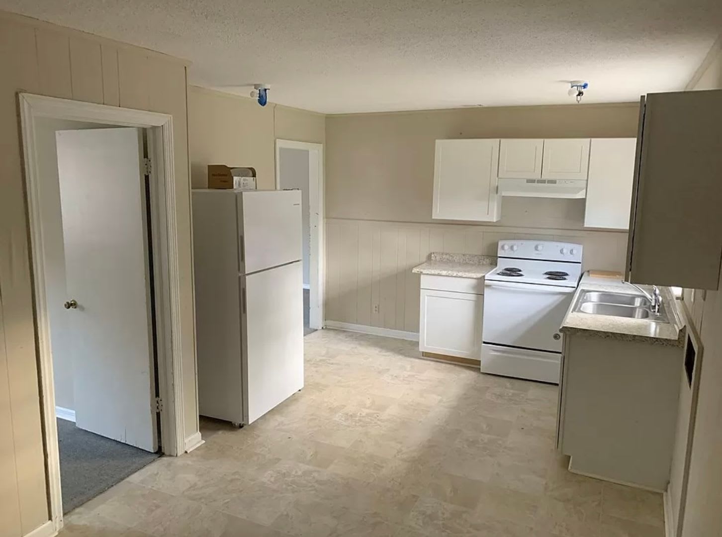 *Summer move in speical 1/2 month for FREE* – photo 3