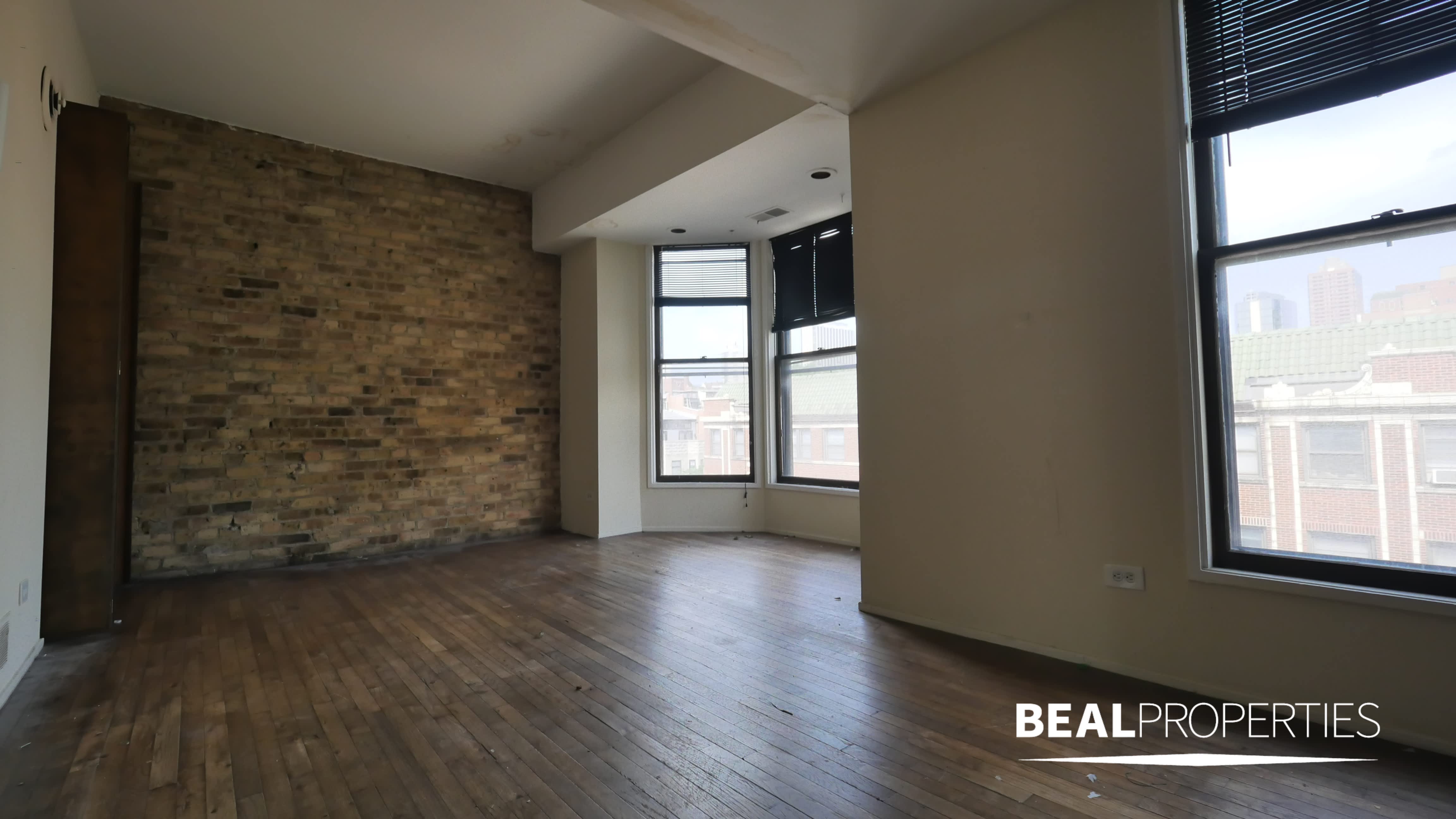 2908 N Broadway – photo 1