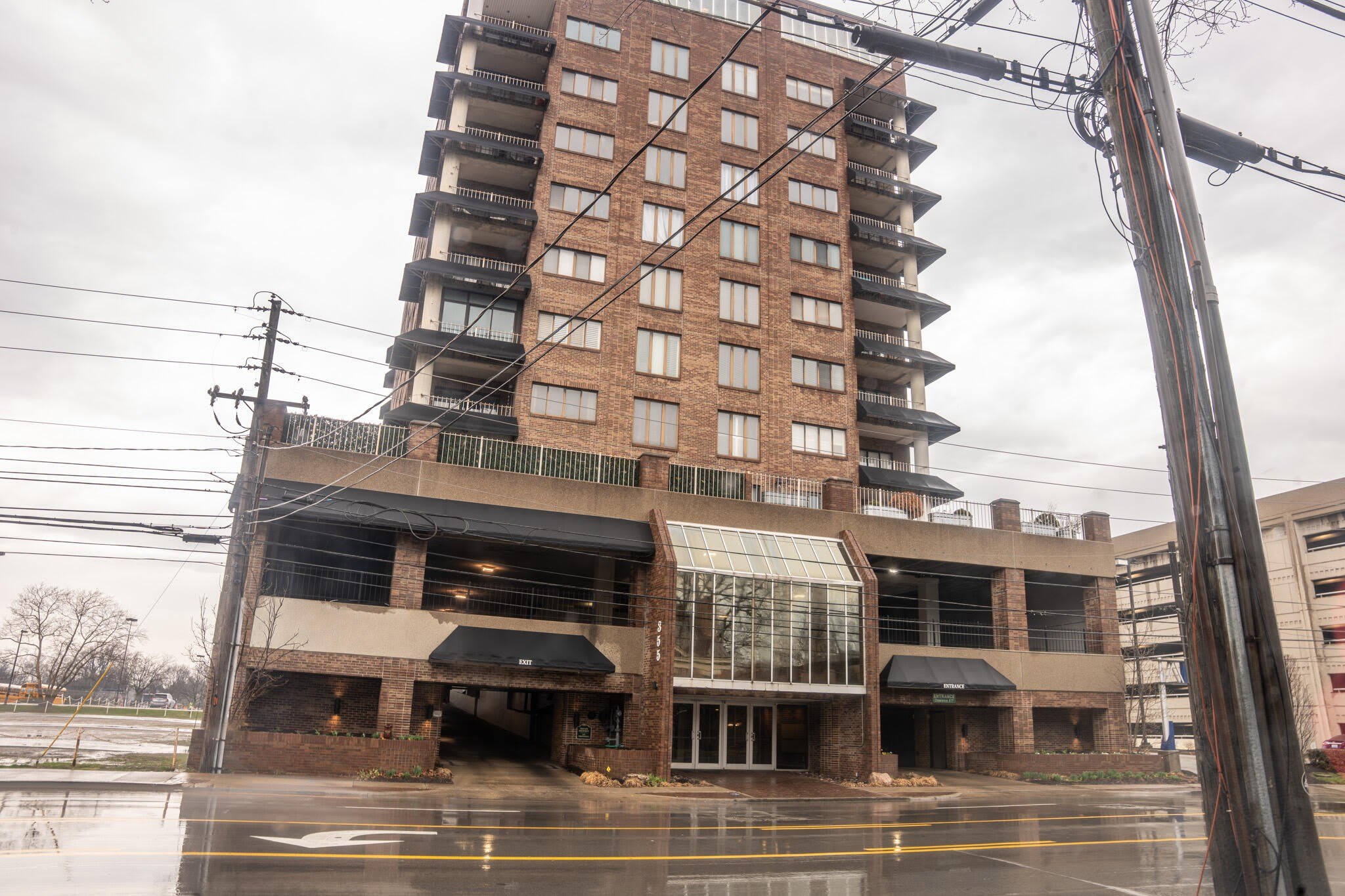 355 S Broadway – photo 2