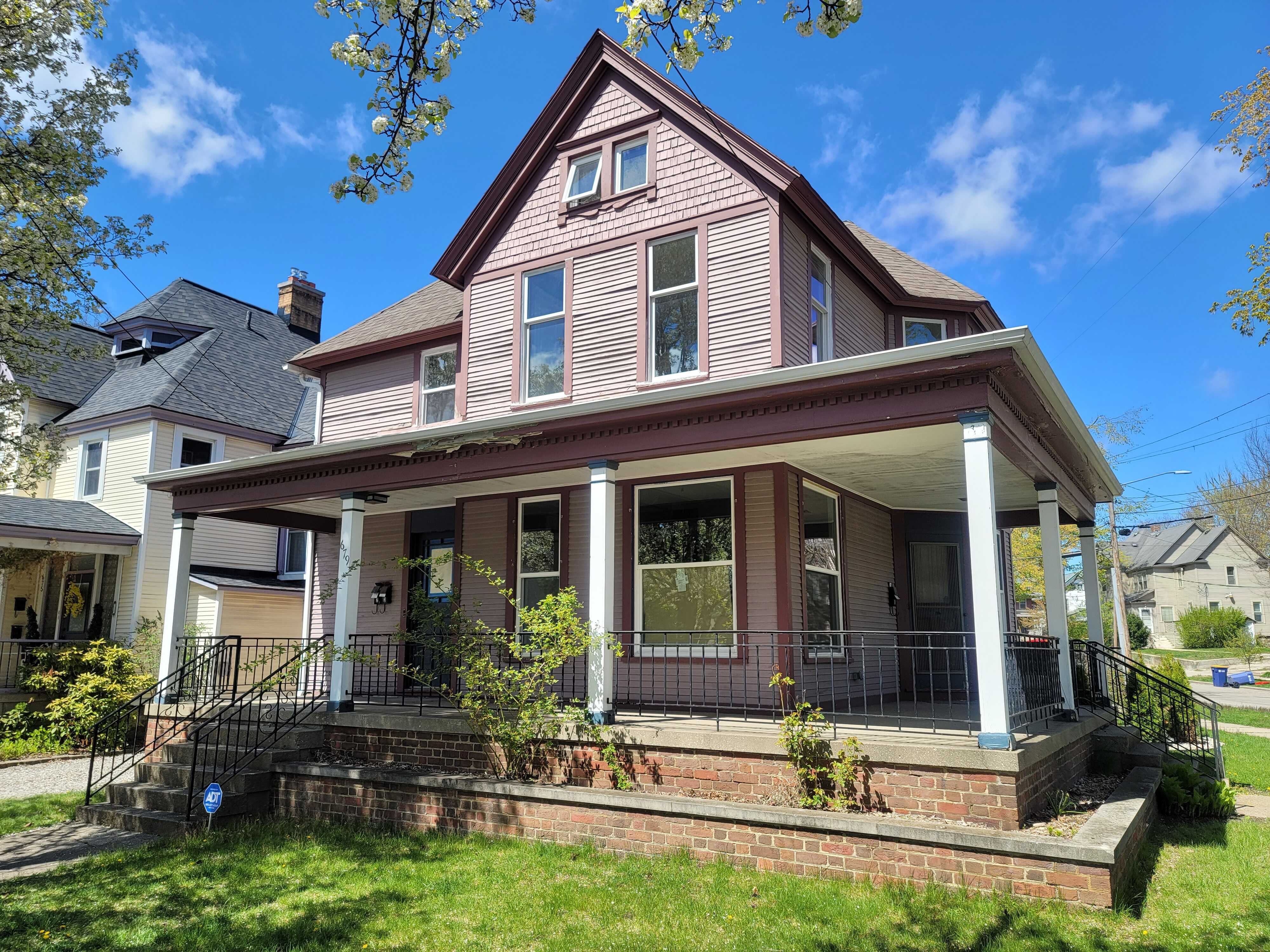 679 Lake Drive Southeast – photo 2