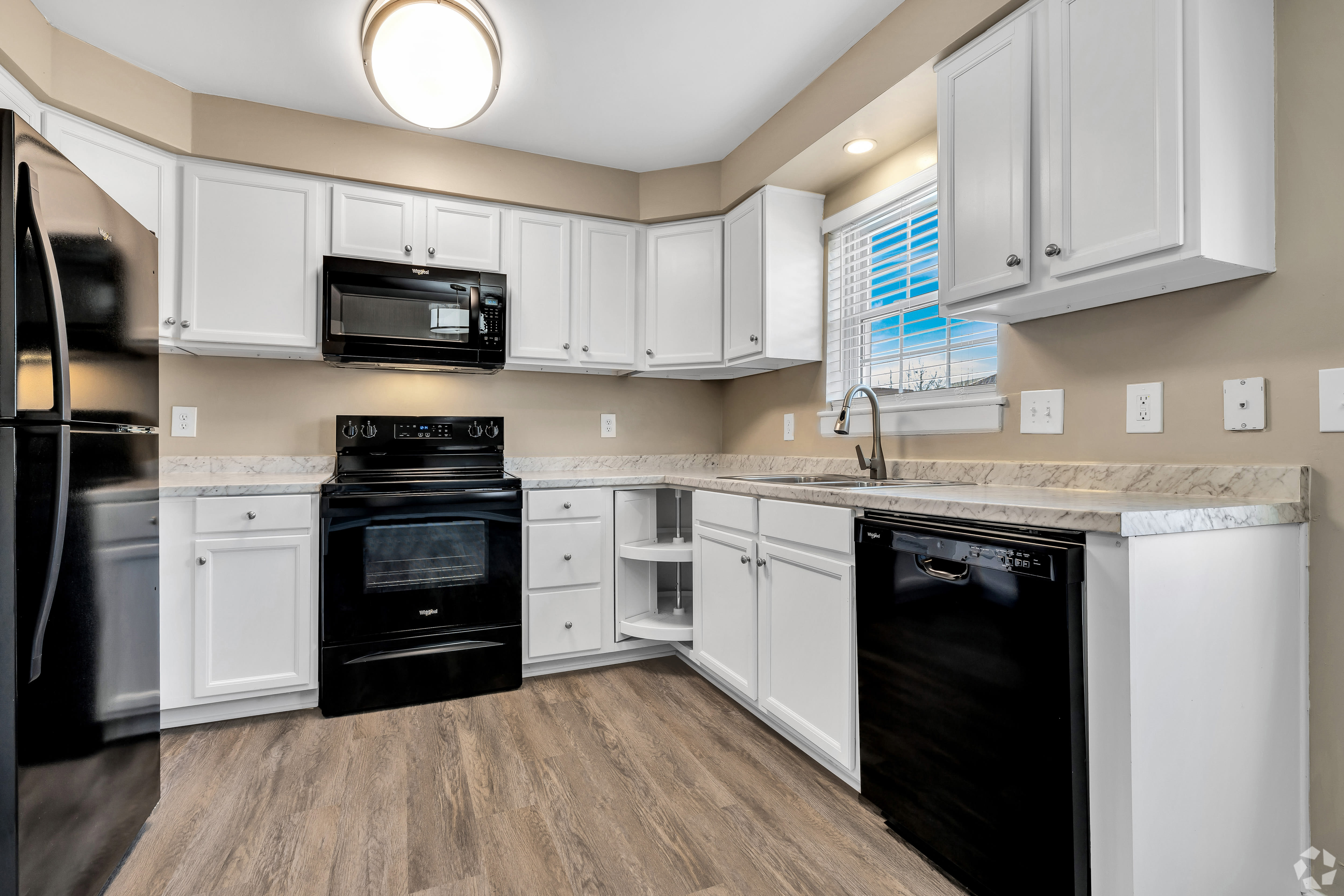 Maple Bay – photo 1