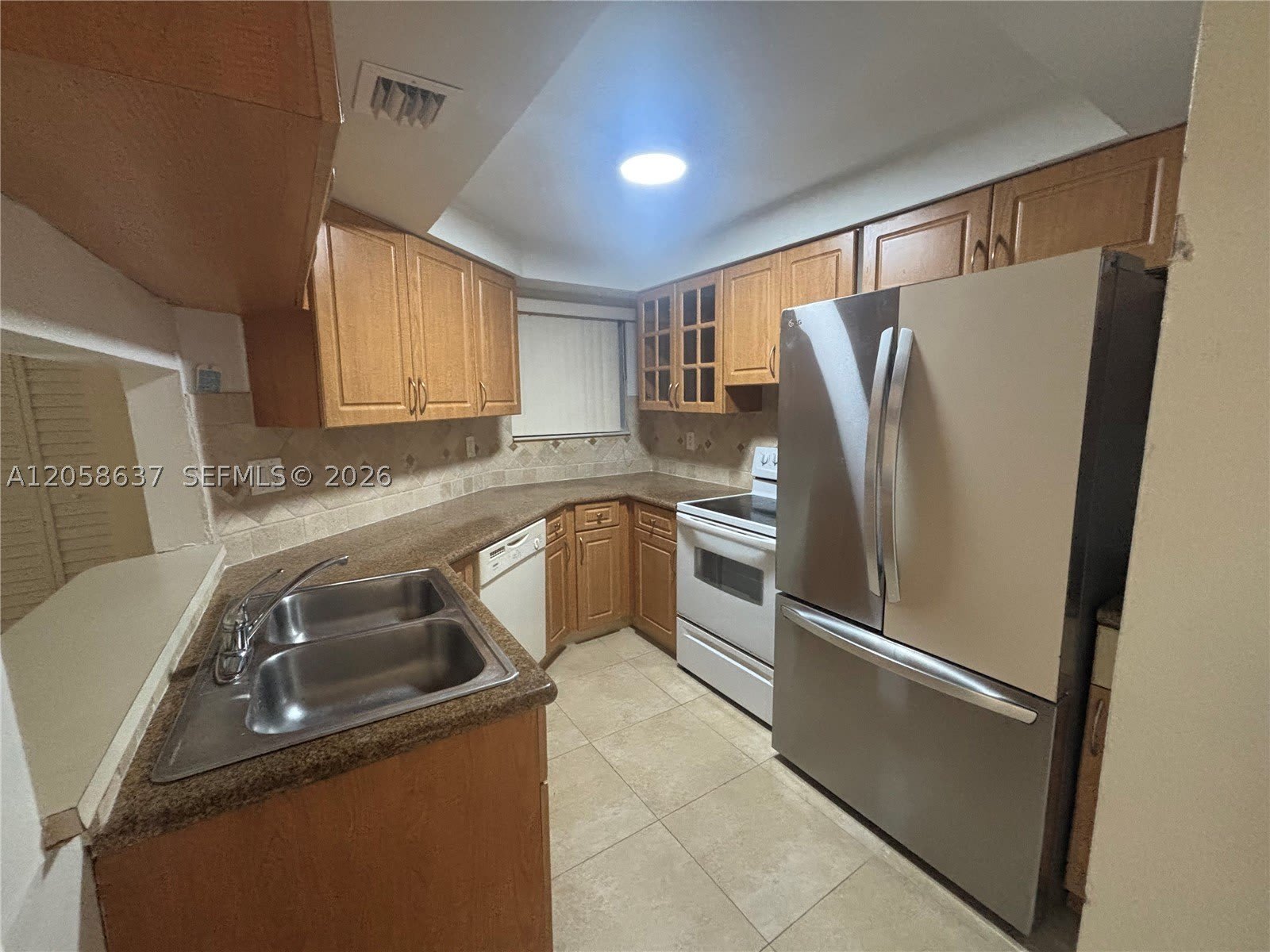 8305 SW 152nd Ave – photo 4