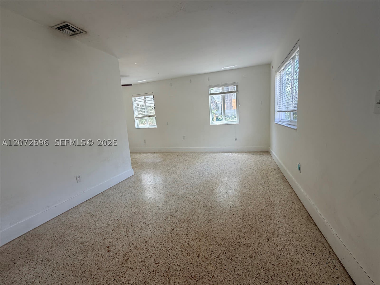3068 Carter St – photo 3