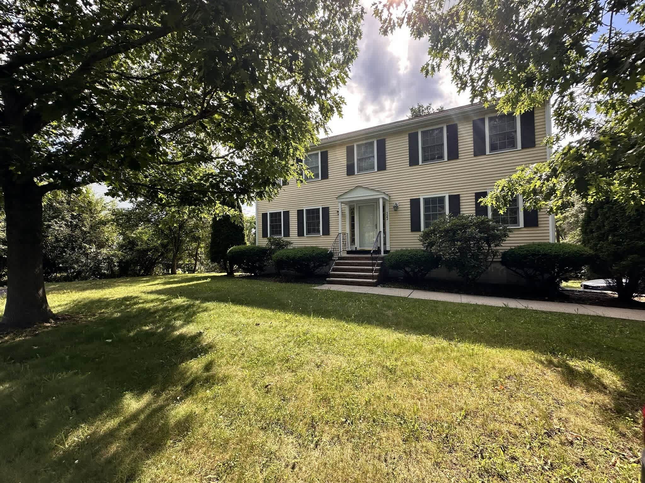 322 Lowell Street – photo 1