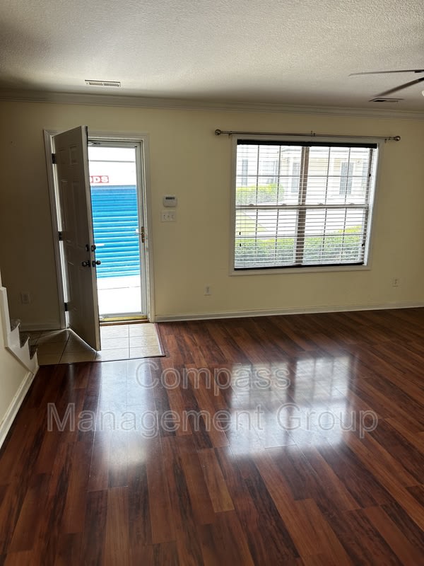 4755 Forest Landing Way – photo 3