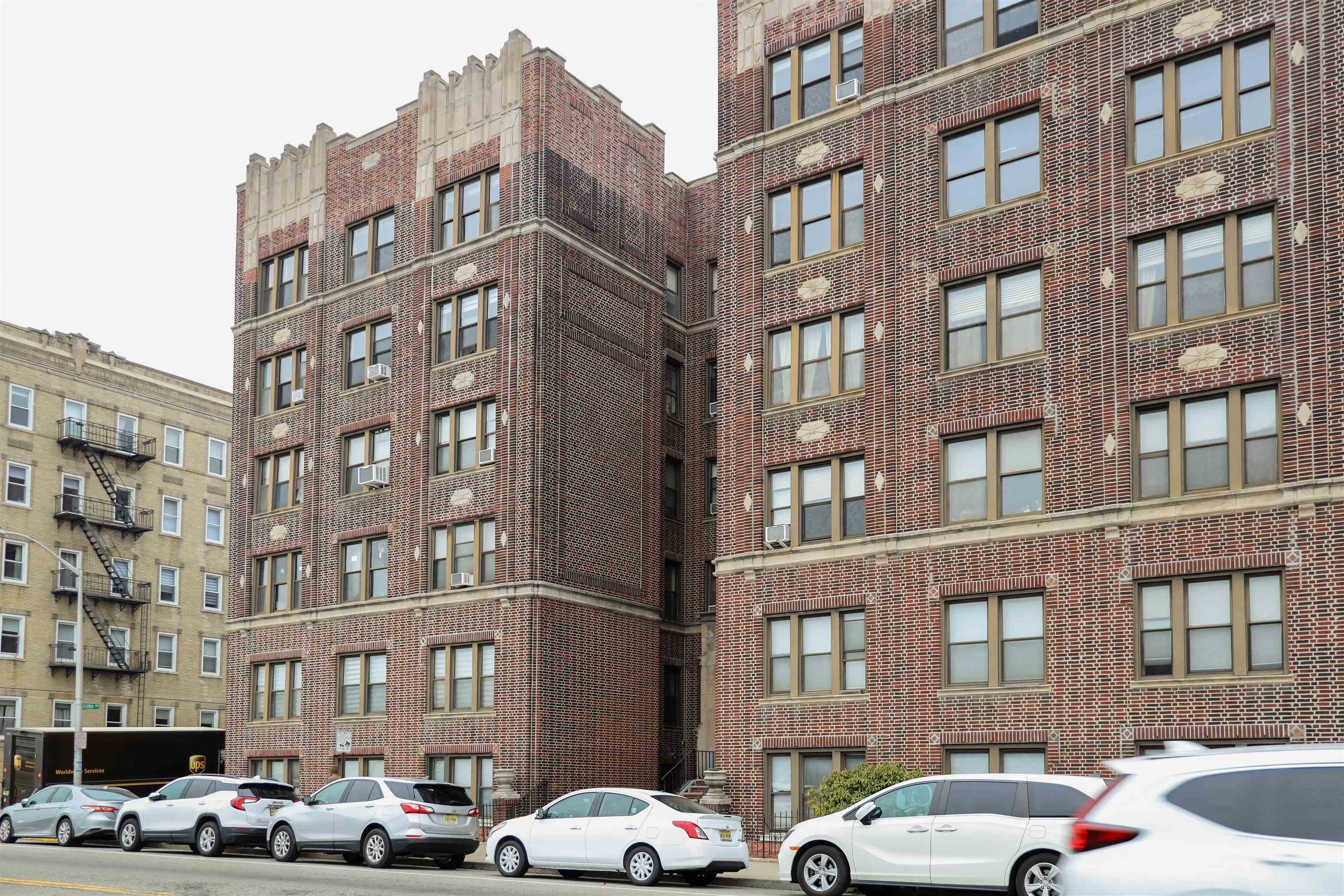 883 BLVD E – photo 2