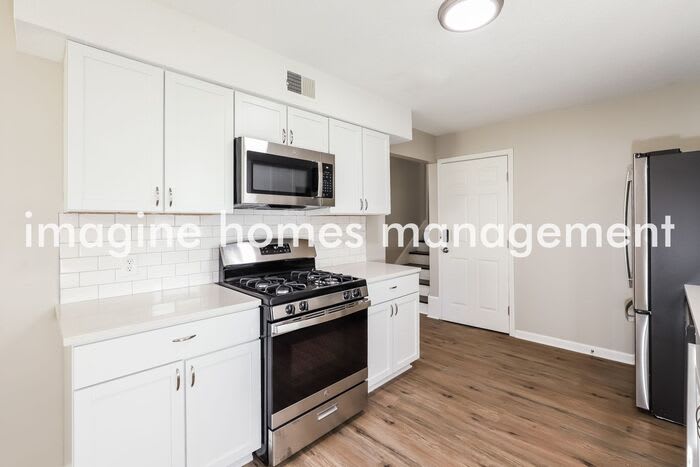 411 Stuart Street – photo 5