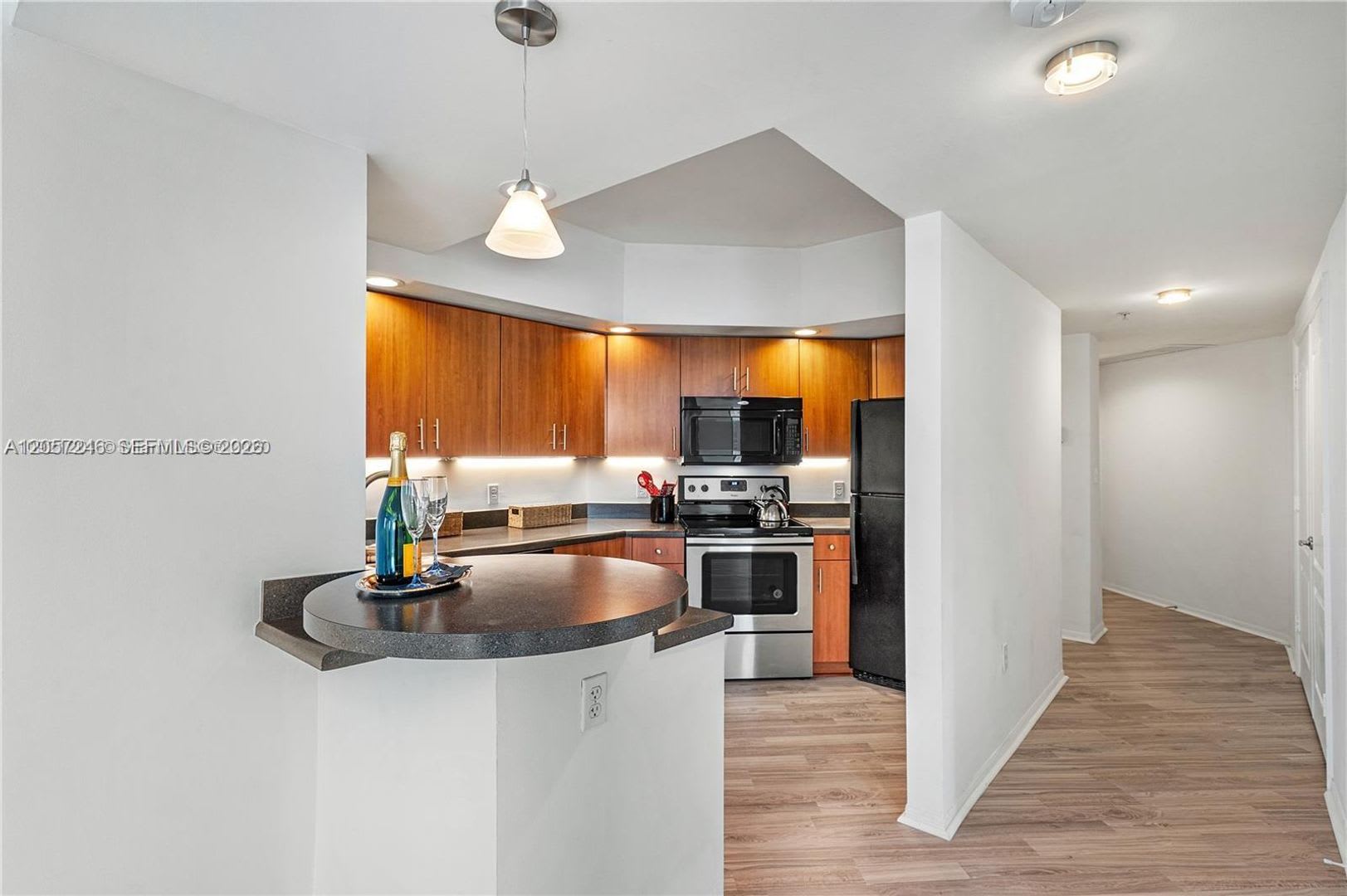 100 N Federal Hwy 643 643 Fort Lauderdale Fl 33301 1183 – photo 2