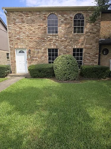 465 Longmeadow Dr – photo 1