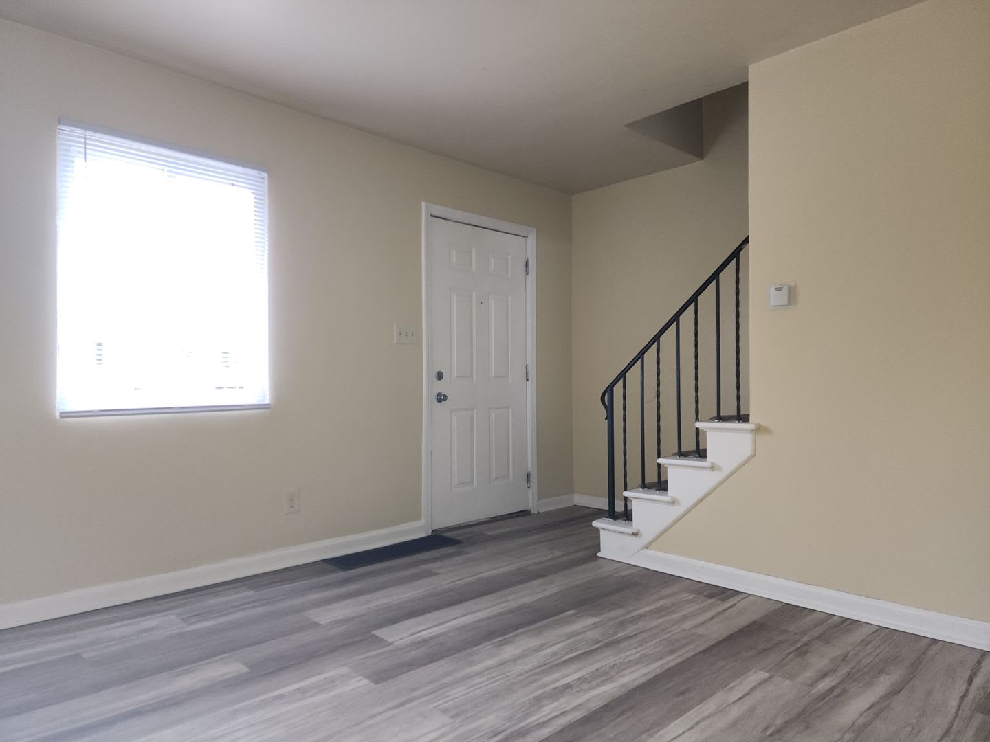 964 South Harris Ave – photo 3